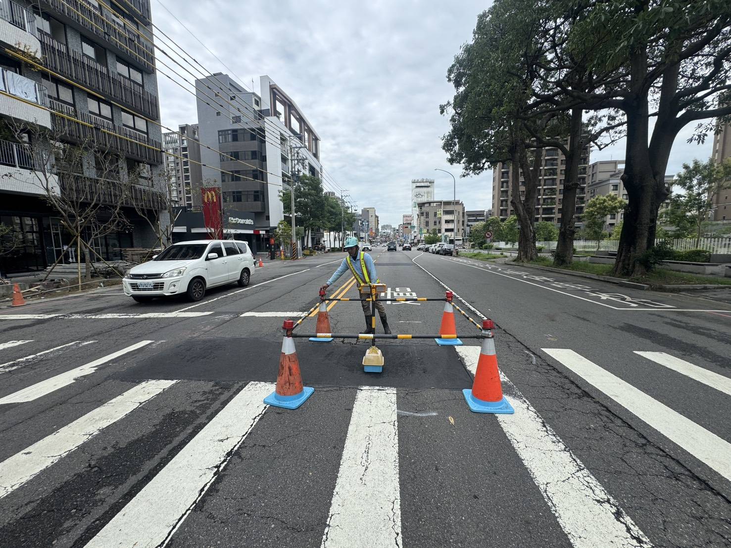 福星北路柏油脫落 中市建設局：已進行安全圍設並安排修復
