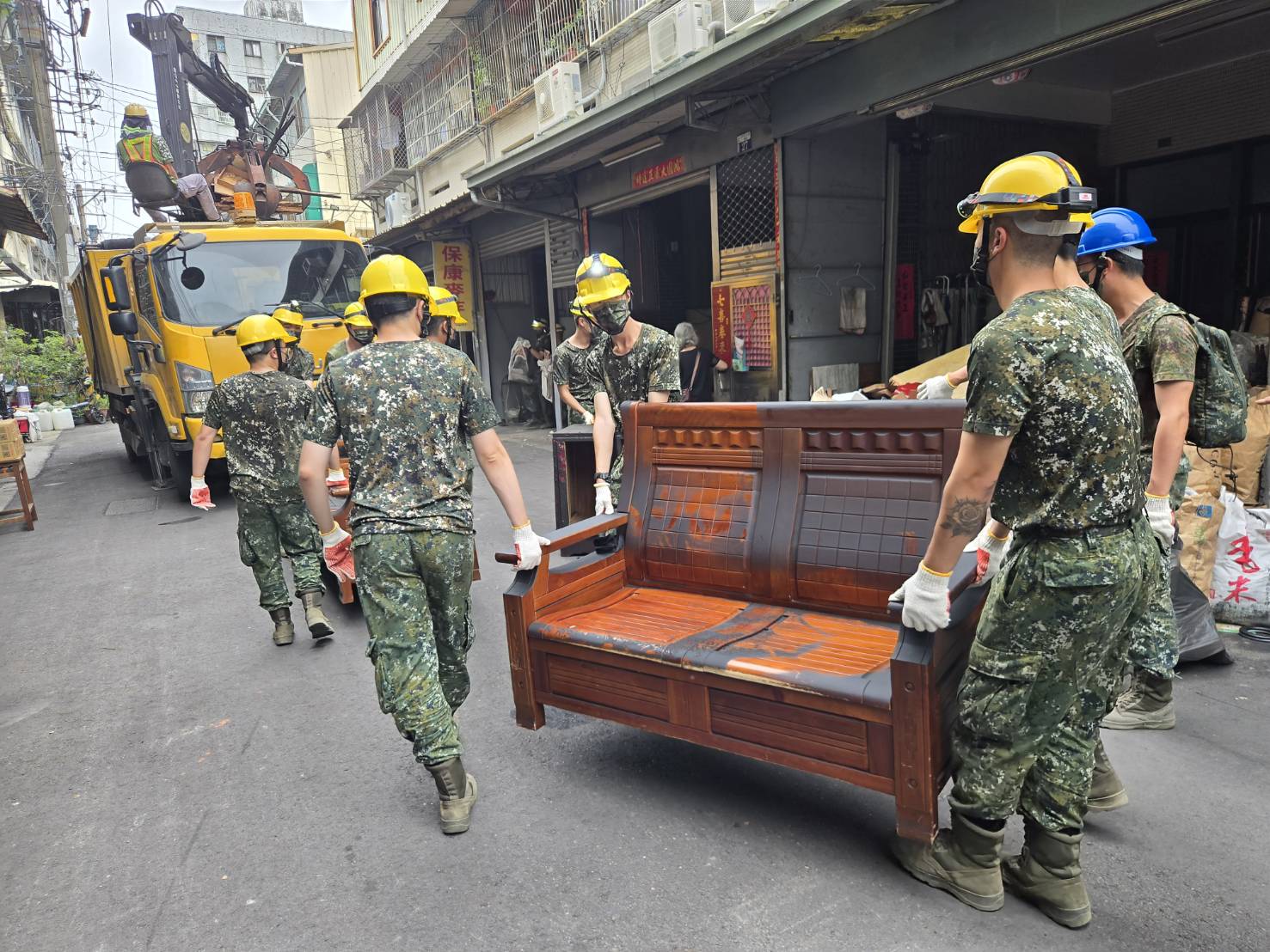 臺中太平火災災後復原:公所攜手國軍與清潔隊,加速居民生活機能重建