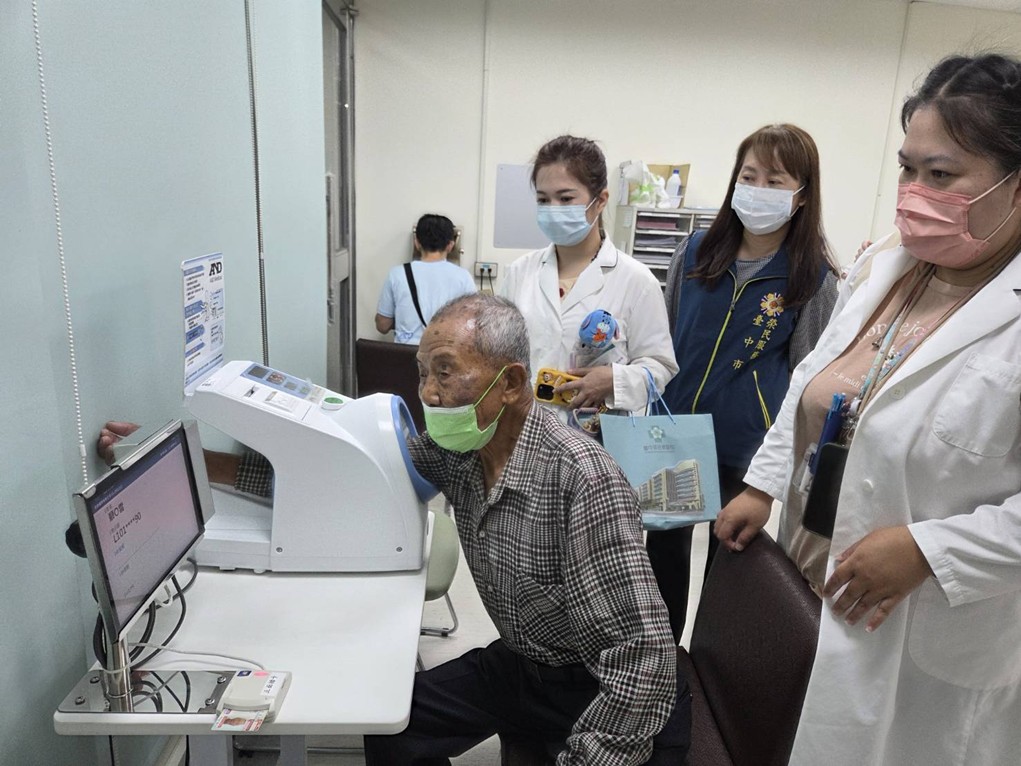 榮服處溫馨守護長者健康,攜手中榮健檢「綠色通道」安享晚年